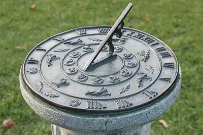 How to build a sundial, sinple DIY sundial, homeschool activities